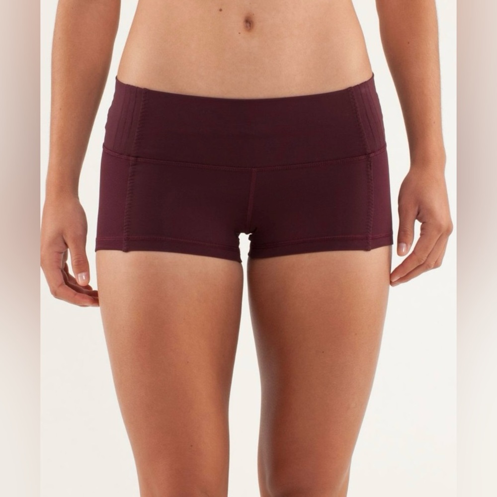 Lululemon Hot Spell Shorts Bordeaux Drama size 6